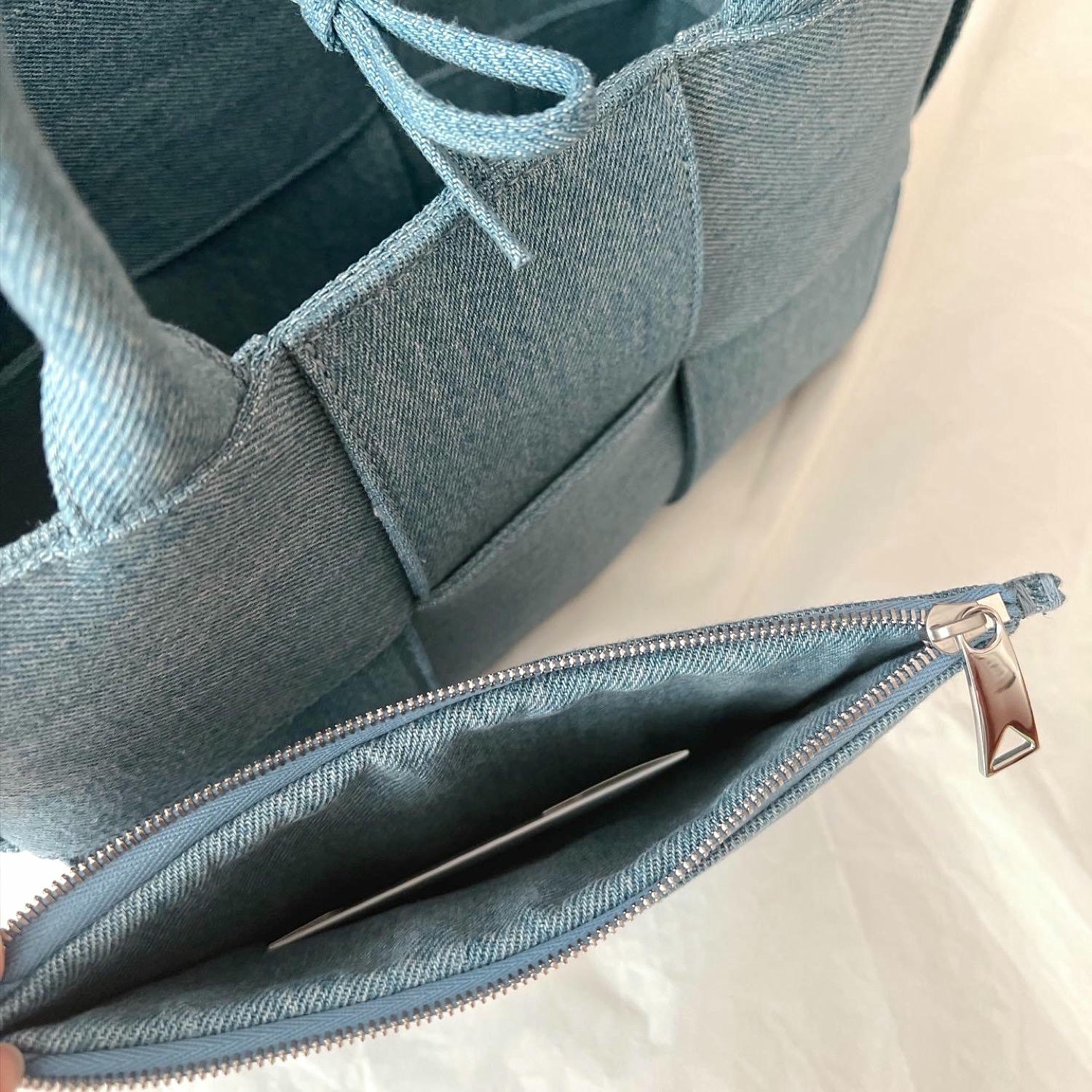 Bottega Veneta 2022 季節限量牛仔款與購買好價格分享 - 第6張圖 Bottega Veneta 2022 季節限量牛仔款與購買好價格分享