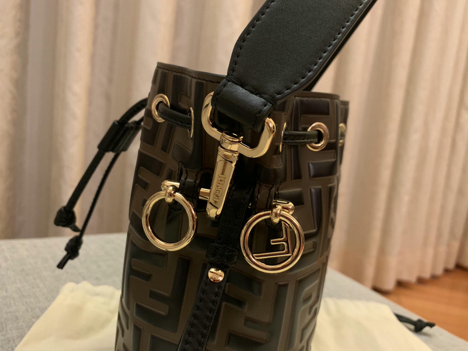 Fendi Mon Tresor 迷你水桶包開箱 - 第8張圖 Fendi Mon Tresor 迷你水桶包開箱